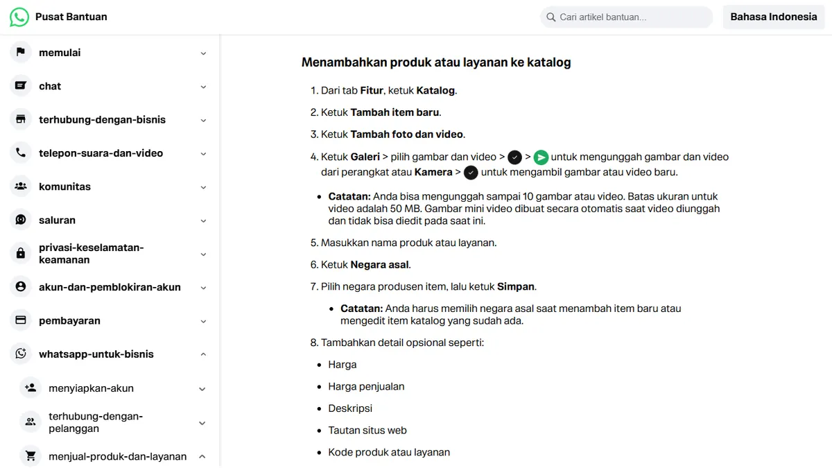 Tangkapan layar artikel Pusat Bantuan WhatsApp tentang cara menambahkan produk atau layanan ke katalog, berisi delapan langkah dari tab Fitur sampai detail opsional